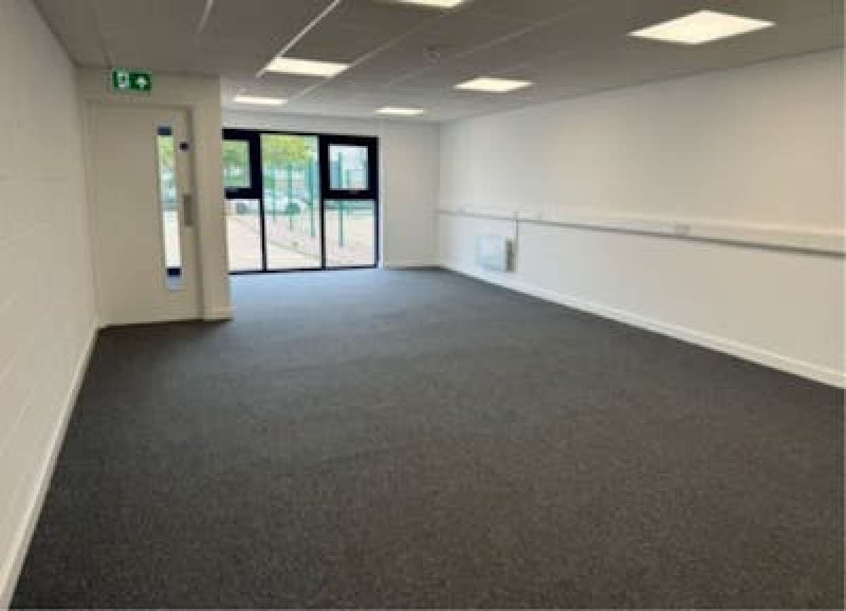 Industrial Unit in Northampton - photo 3