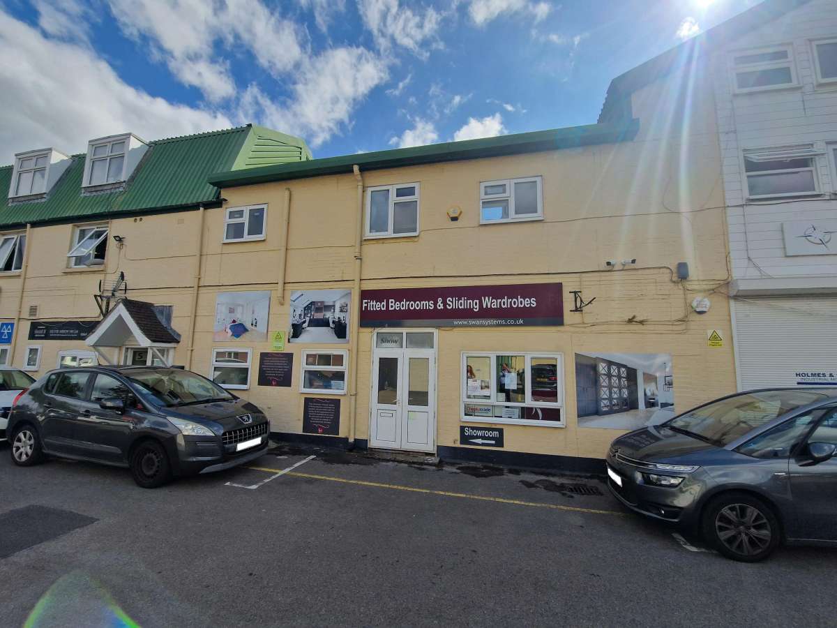 Industrial Unit in Fareham - photo 2