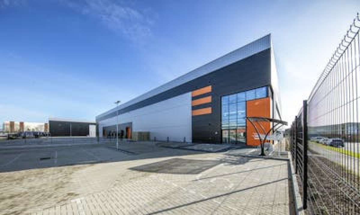 Industrial Unit in Corby - photo 2
