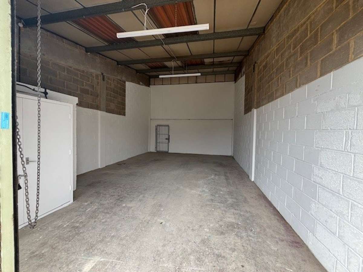 Industrial Unit in Letchworth - photo 2
