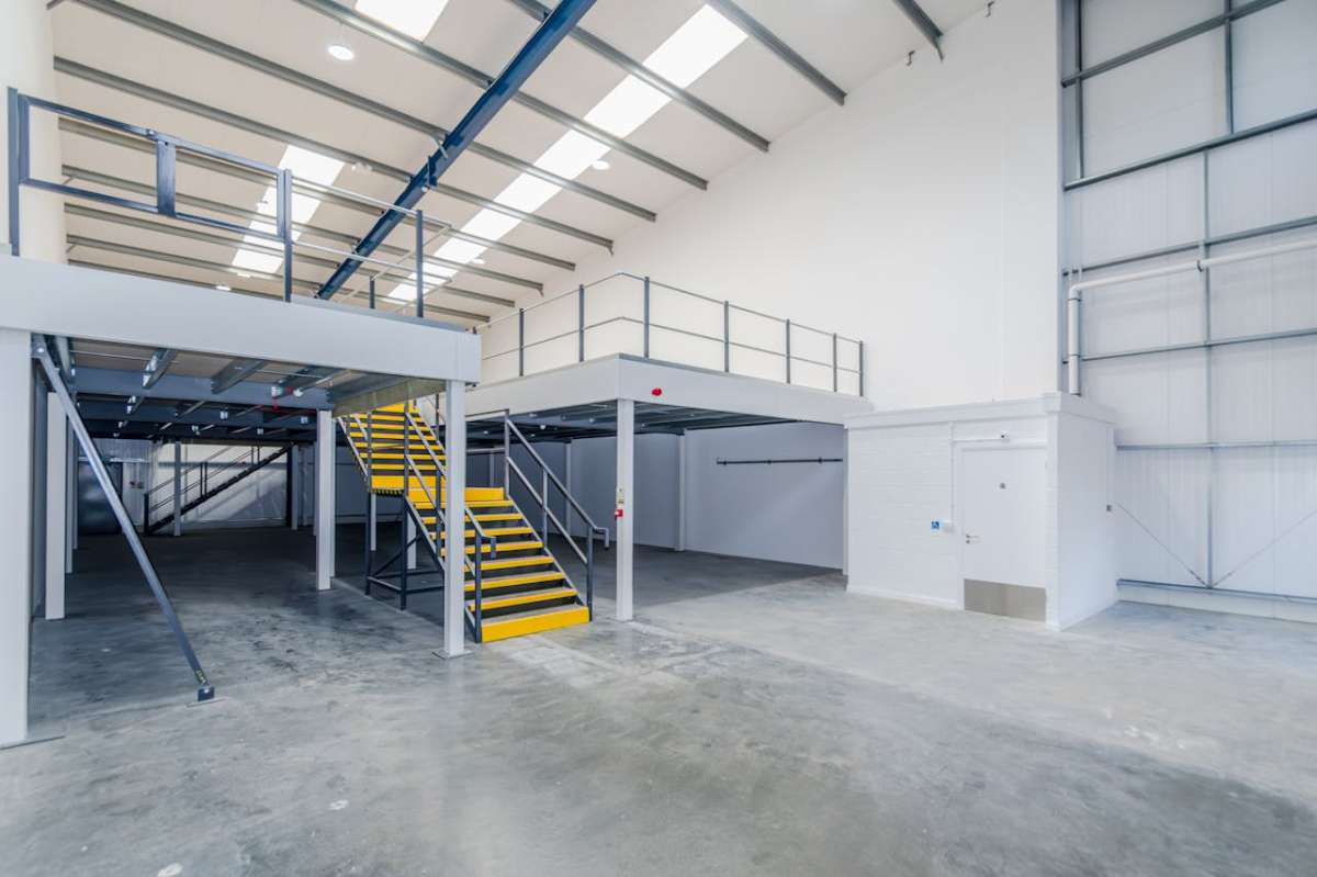 Industrial Unit in Poole - photo 2