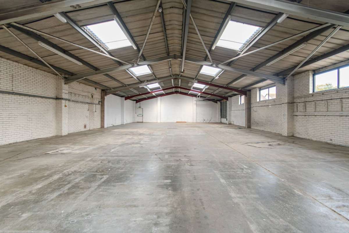 Industrial Unit in New Milton - photo 2