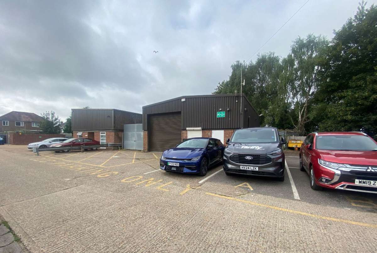 Industrial Unit in Southampton - photo 3