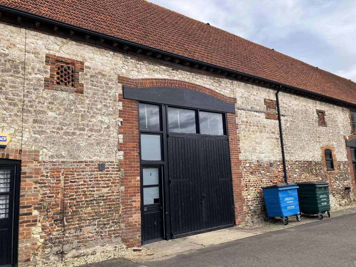 Industrial Unit in King's Lynn - photo 2