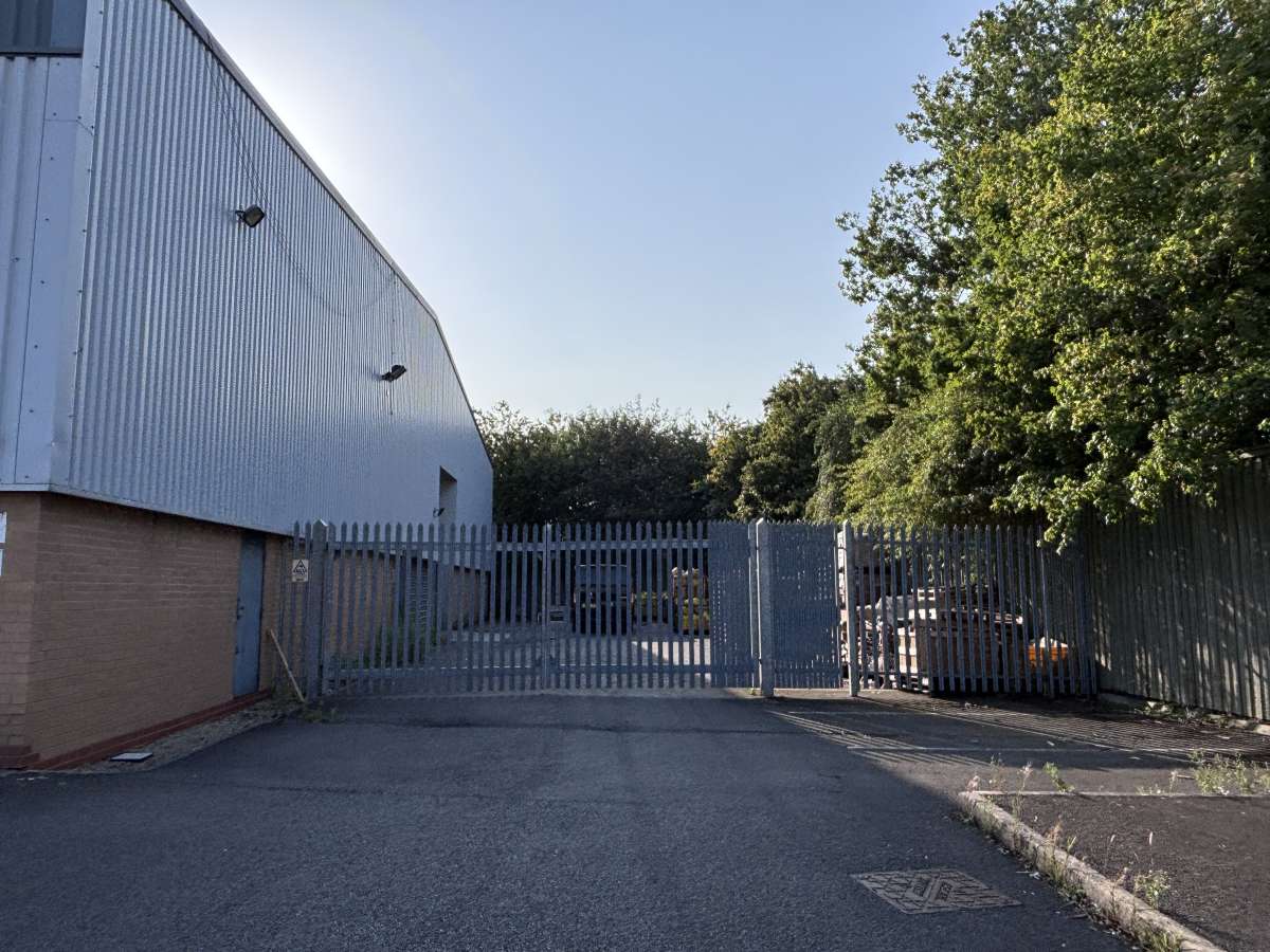 Industrial Unit in Loughborough - photo 4