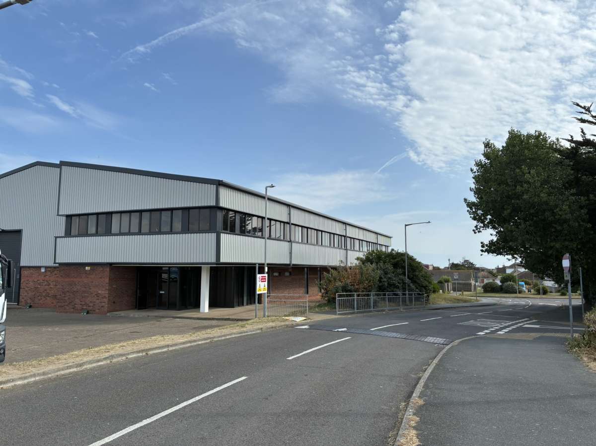 Industrial Unit in Peacehaven - photo 2