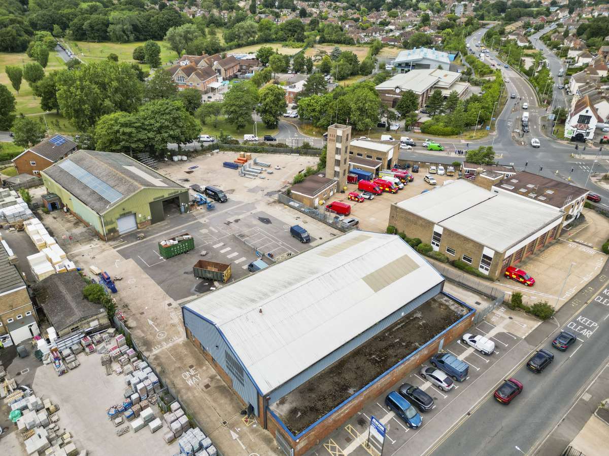 Industrial Unit in Bexhill - photo 3