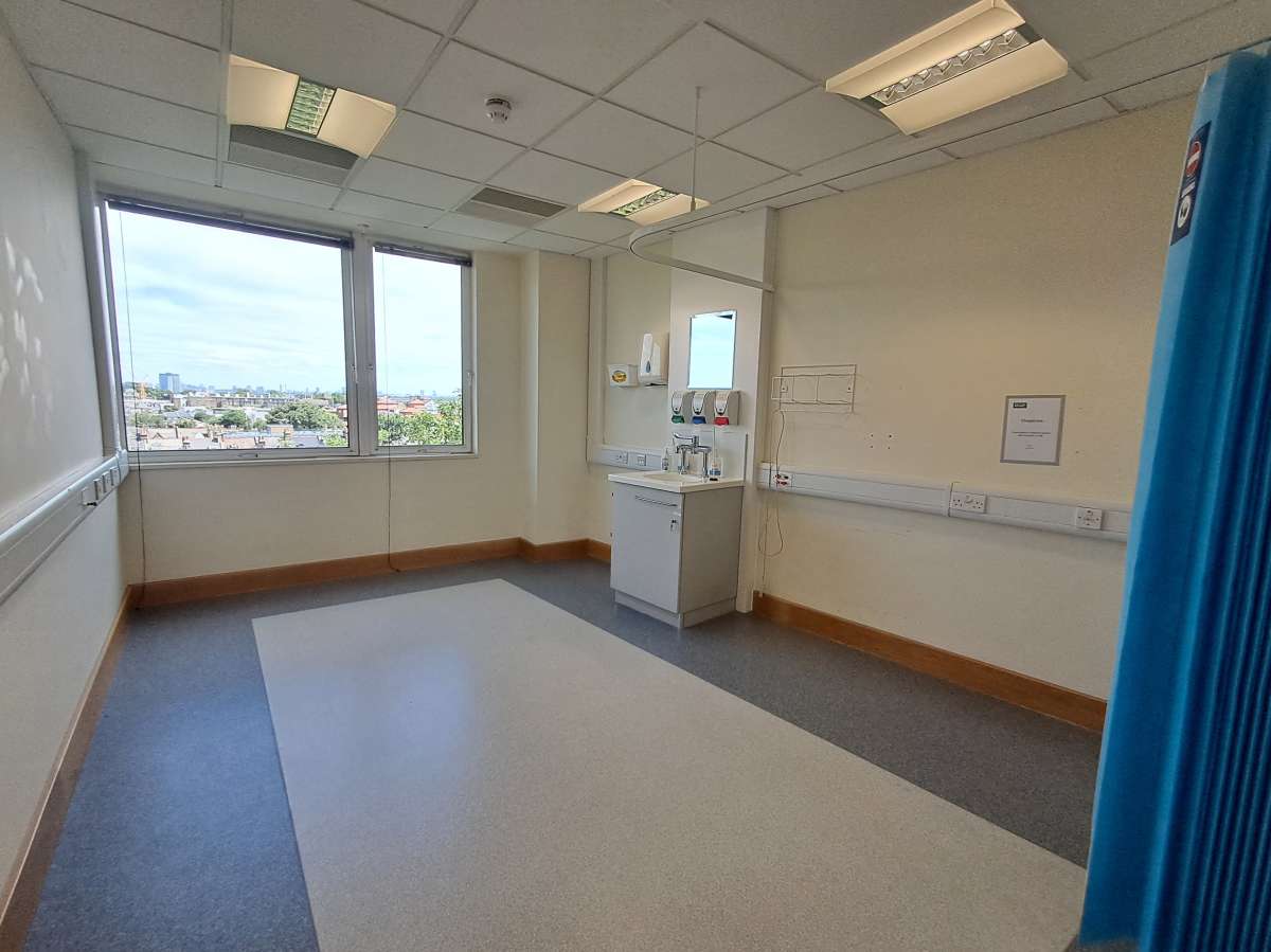 Industrial Unit in London - photo 3