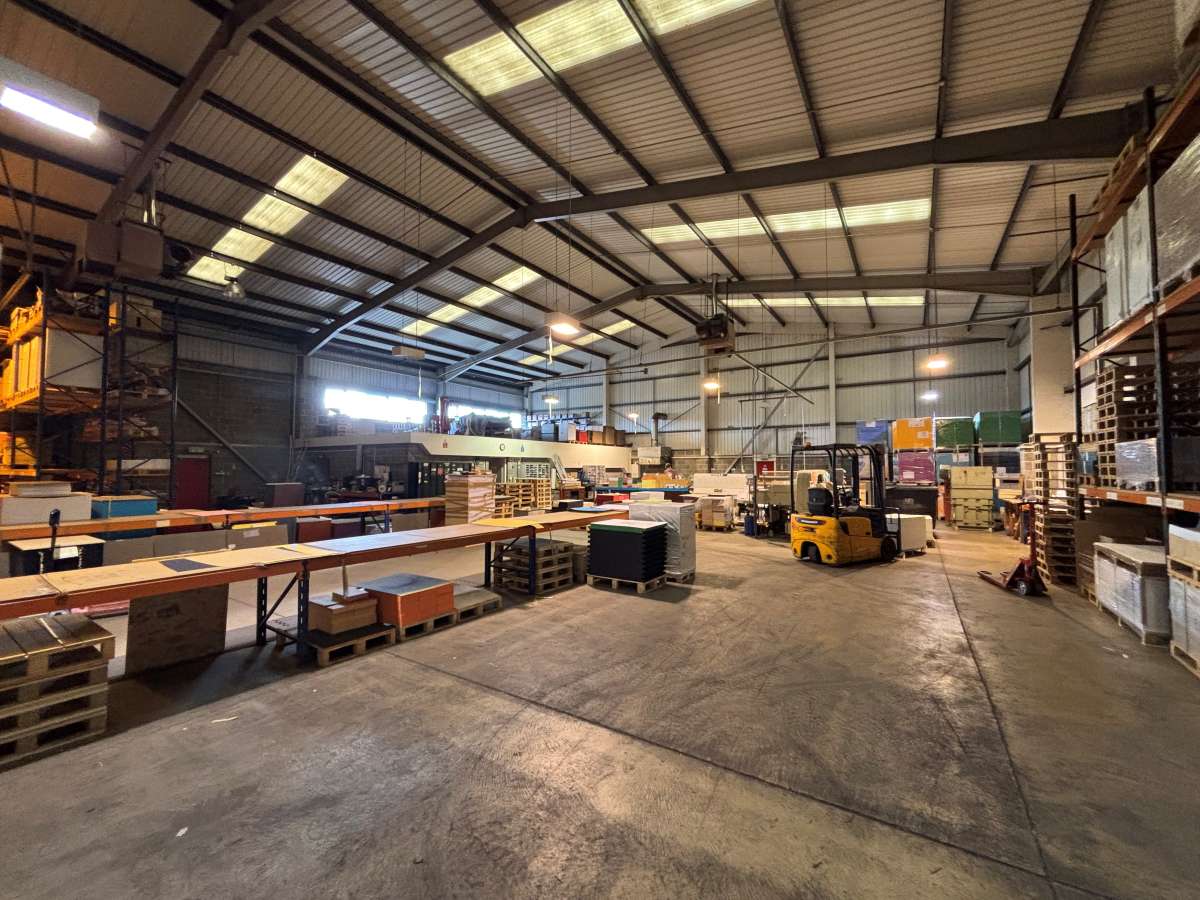 Industrial Unit in Market Harborough - photo 3