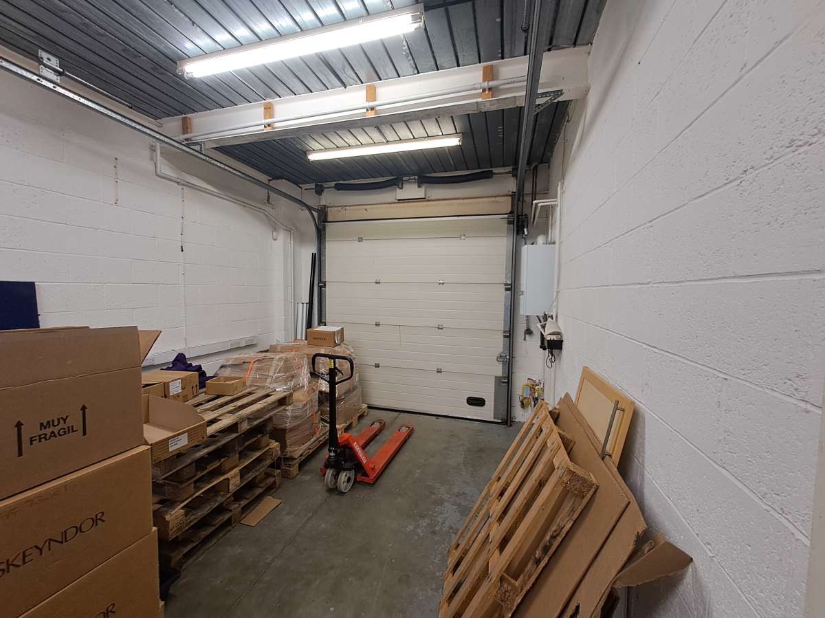 Industrial Unit in Southampton - photo 2