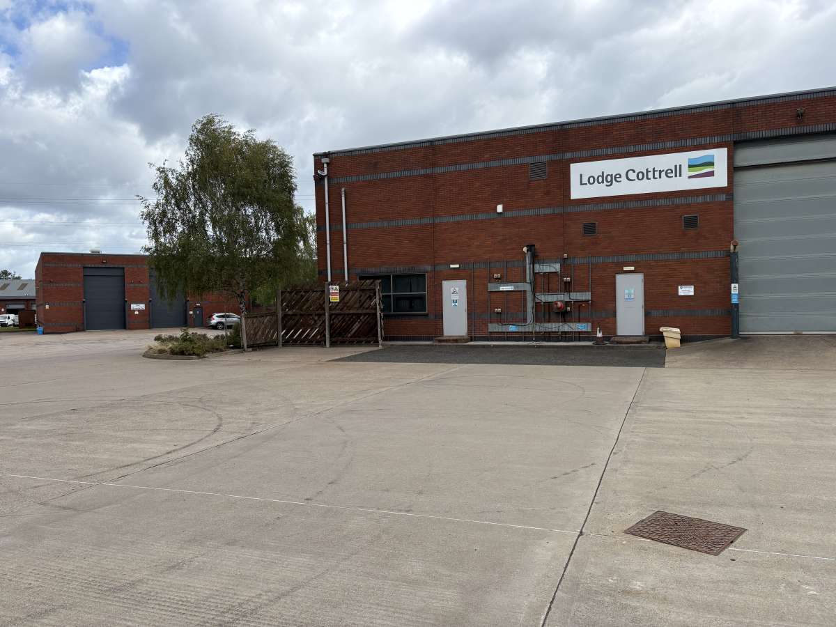 Industrial Unit in Oldbury - photo 2