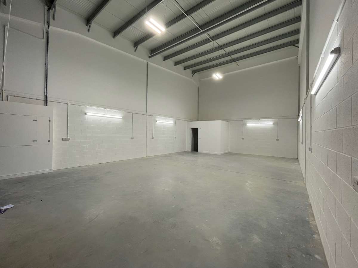 Industrial Unit in Plymouth - photo 3