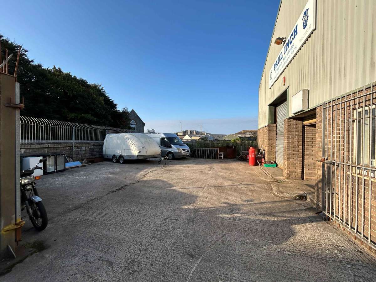 Industrial Unit in Plymouth - photo 2