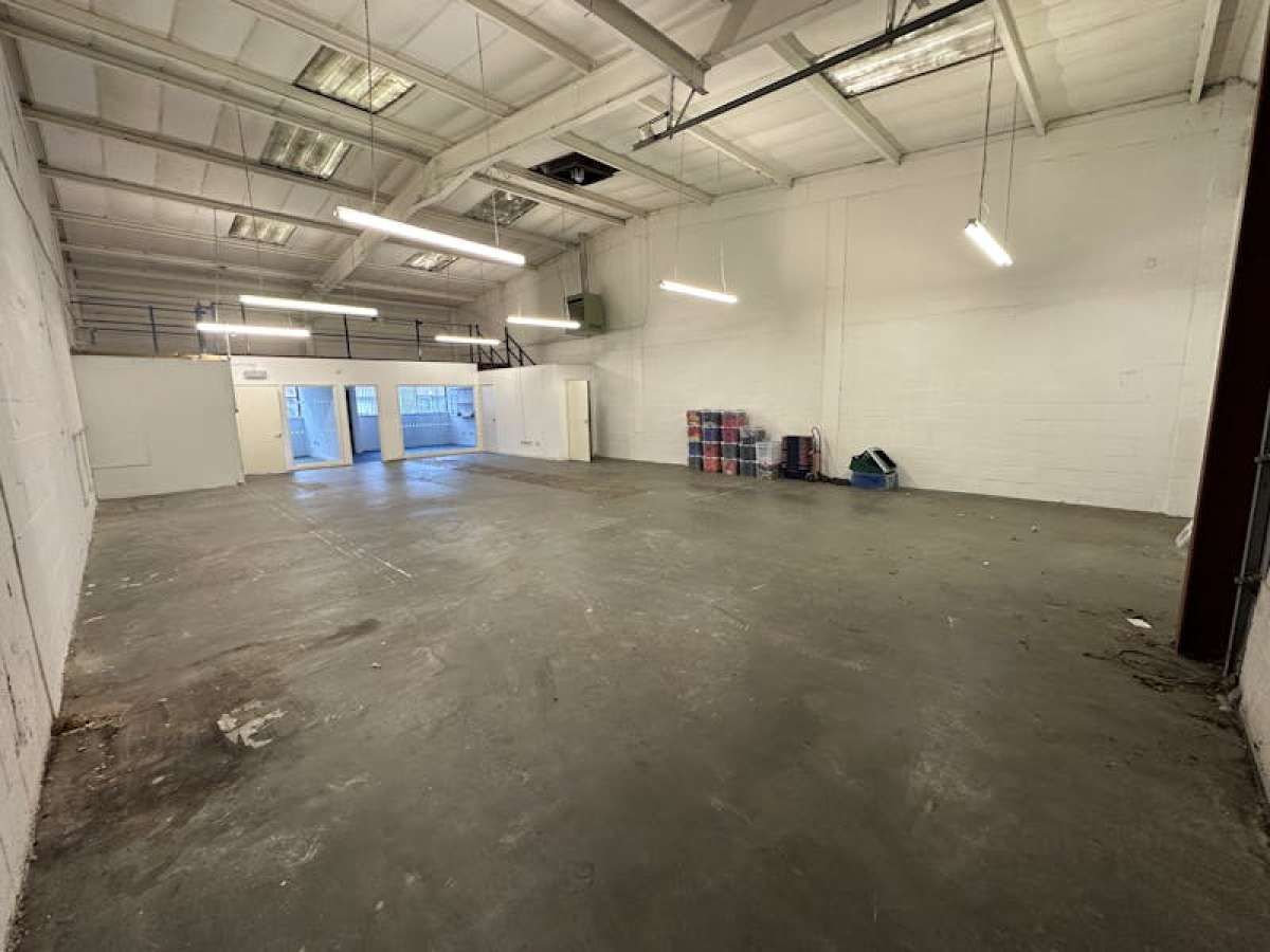 Industrial Unit in Bordon - photo 3