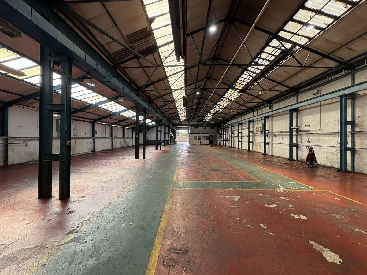 Industrial Unit in Wolverhampton - photo 3