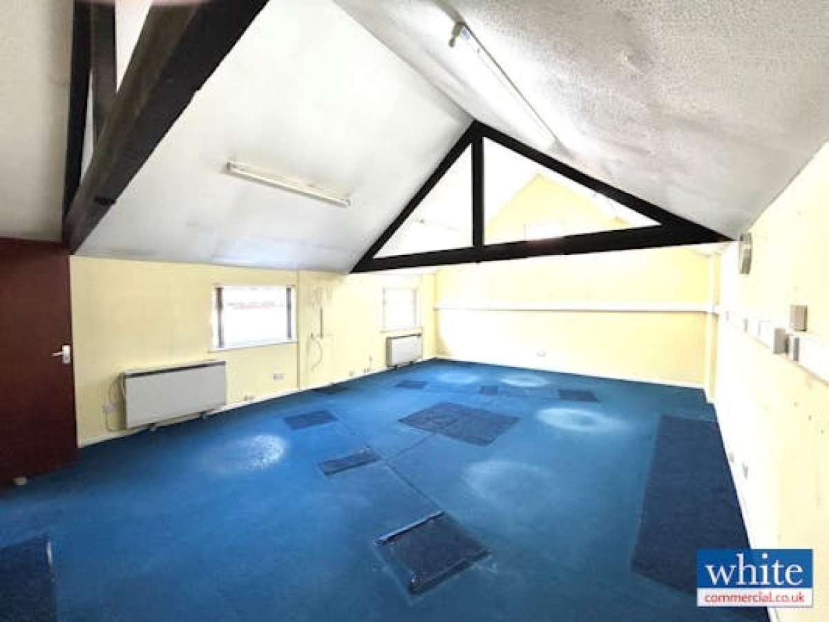 Industrial Unit in Bicester - photo 3