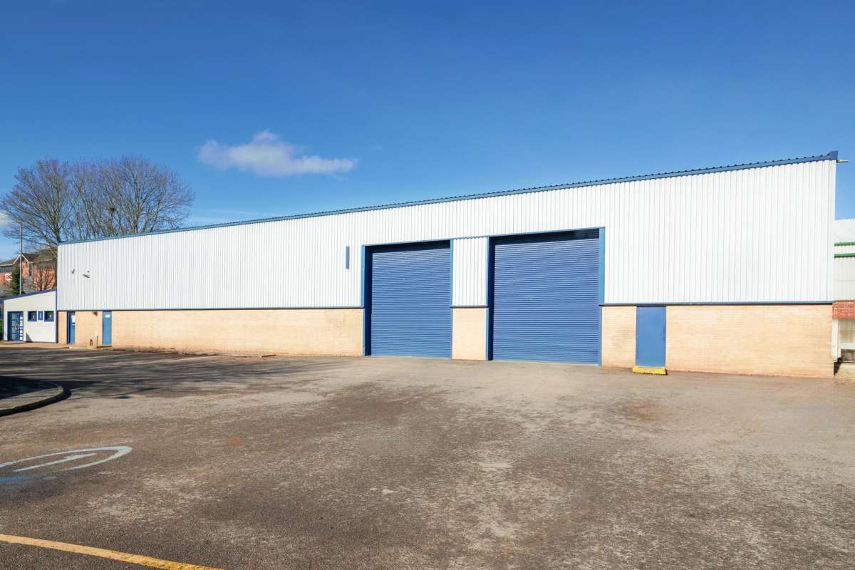 Industrial Unit in Leeds - photo 2