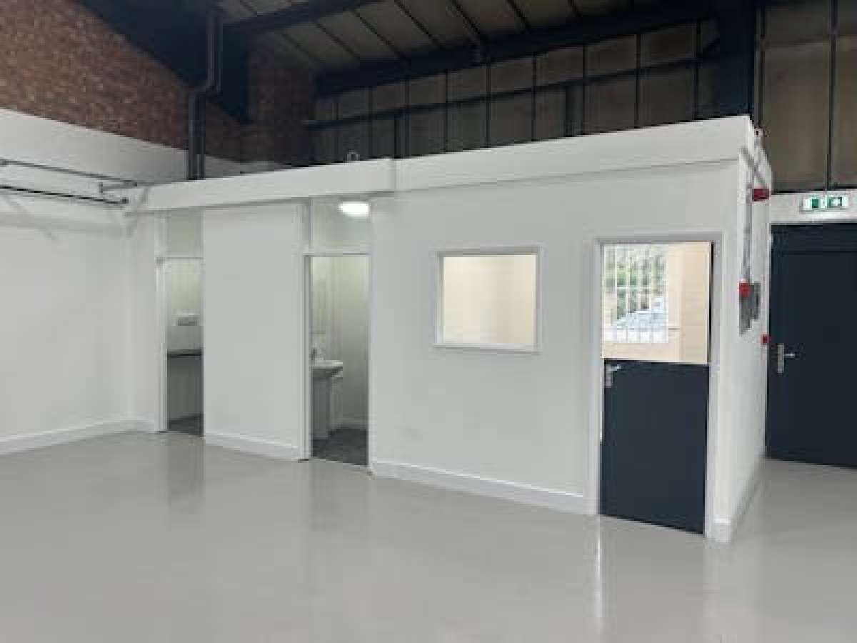 Industrial Unit in Peterborough - photo 3