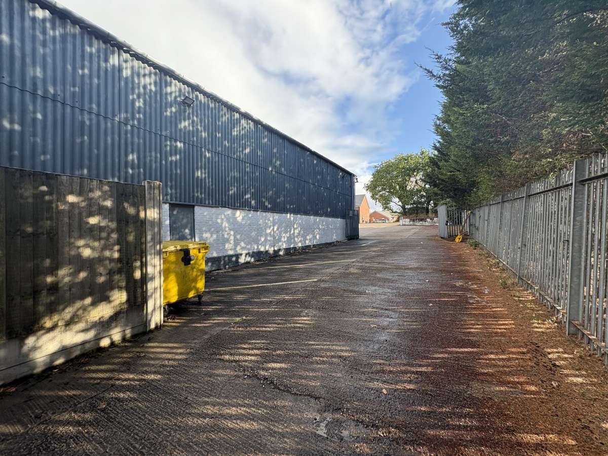 Industrial Unit in Walsall - photo 2
