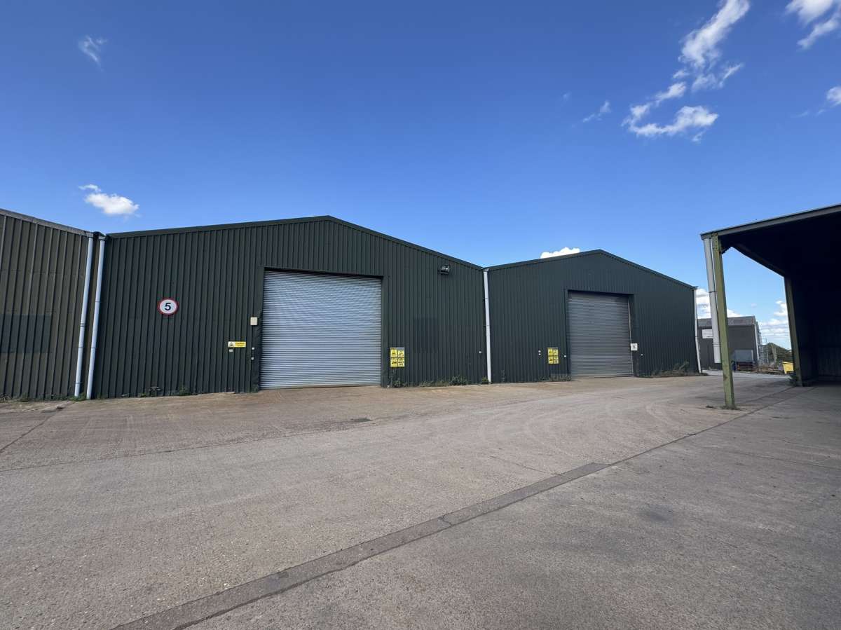 Industrial Unit in Peterborough - photo 2