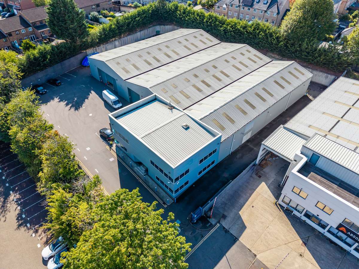 Industrial Unit in Watford - photo 2