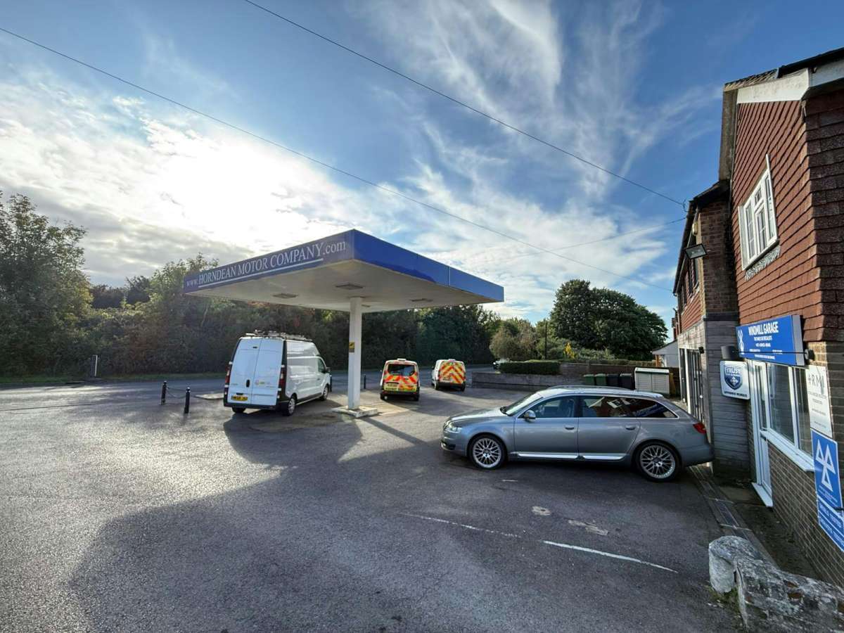 Industrial Unit in Waterlooville - photo 4