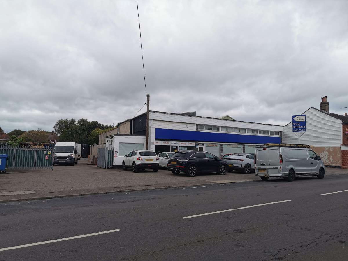 Industrial Unit in Great Yarmouth - photo 3