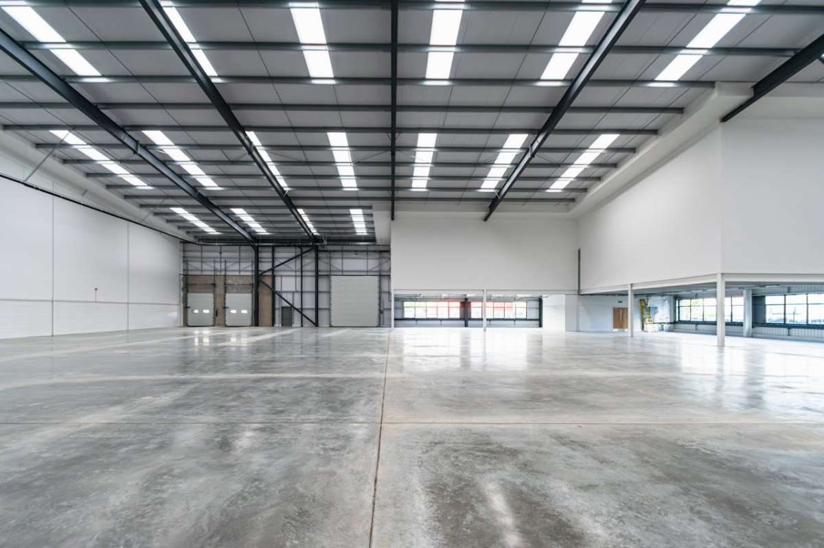 Industrial Unit in Poole - photo 4