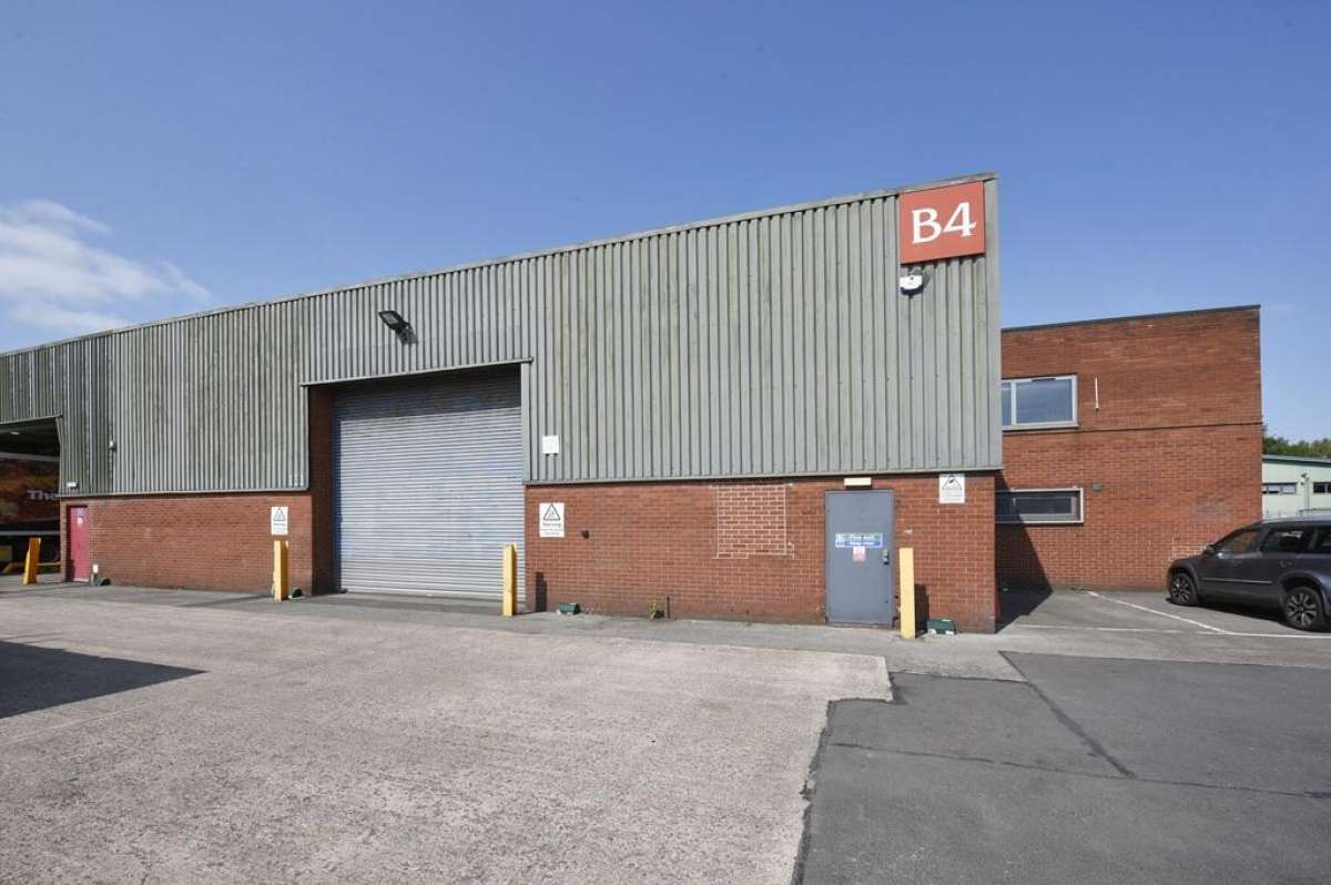 Industrial Unit in Willenhall - photo 2