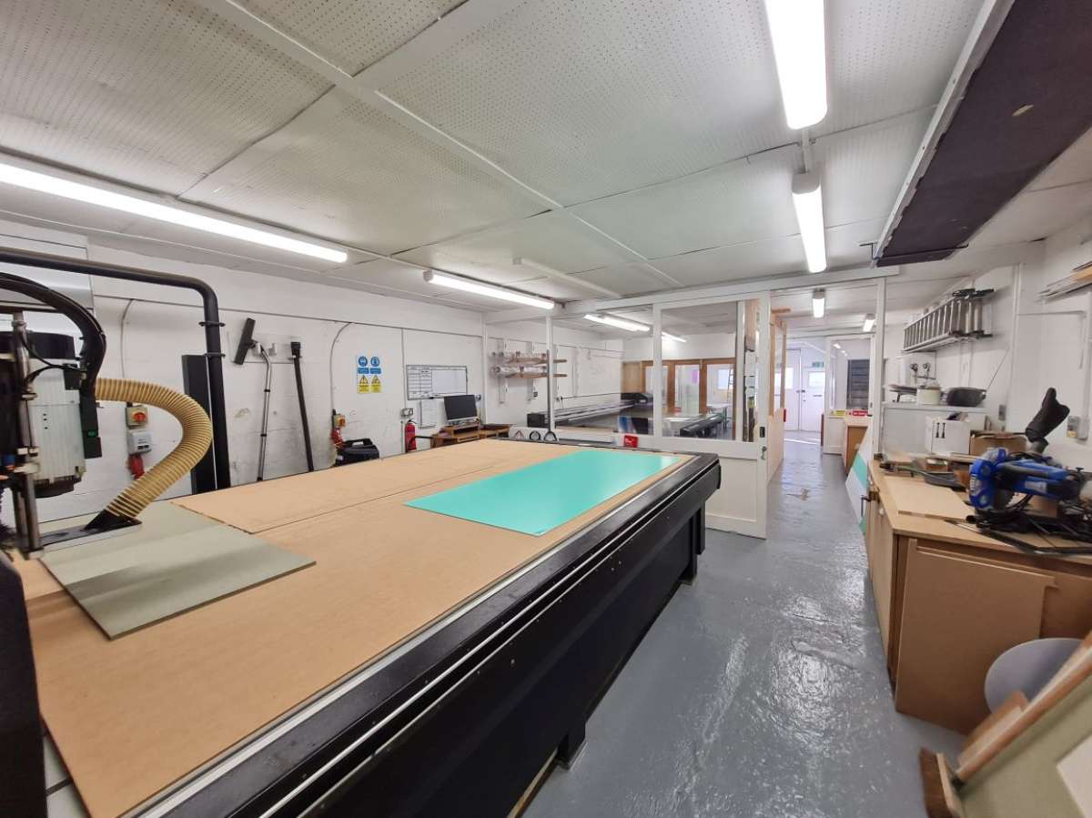 Industrial Unit in Plymouth - photo 2