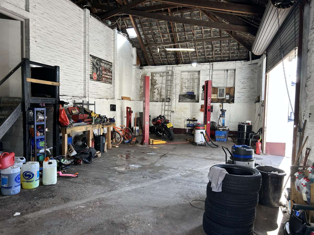 Industrial Unit in Kingsbridge - photo 2