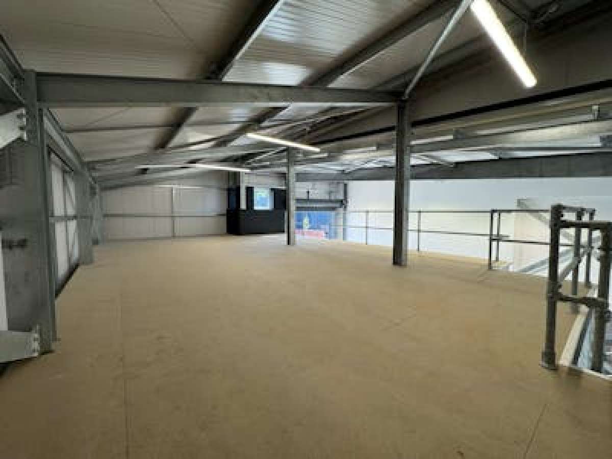 Industrial Unit in Eastleigh - photo 3