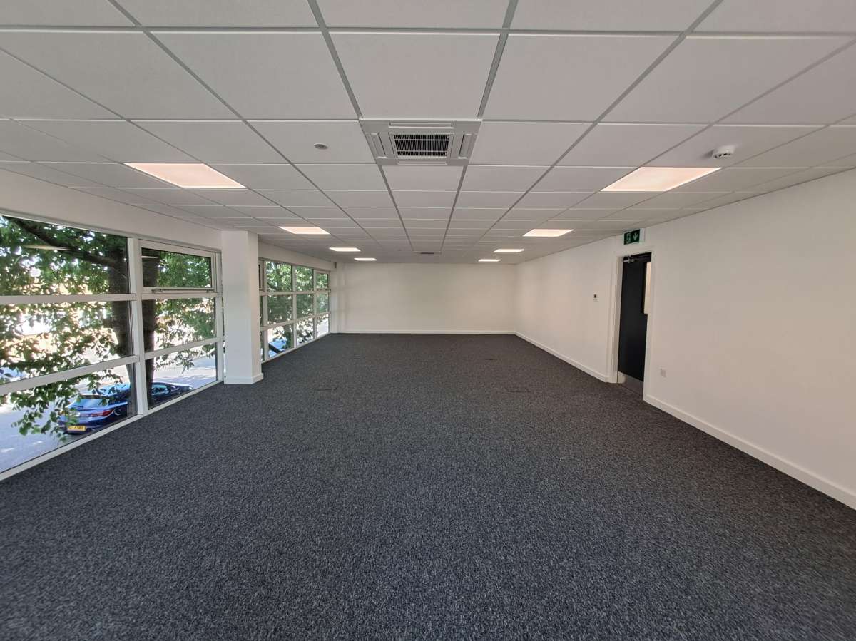 Industrial Unit in Bletchley - photo 3