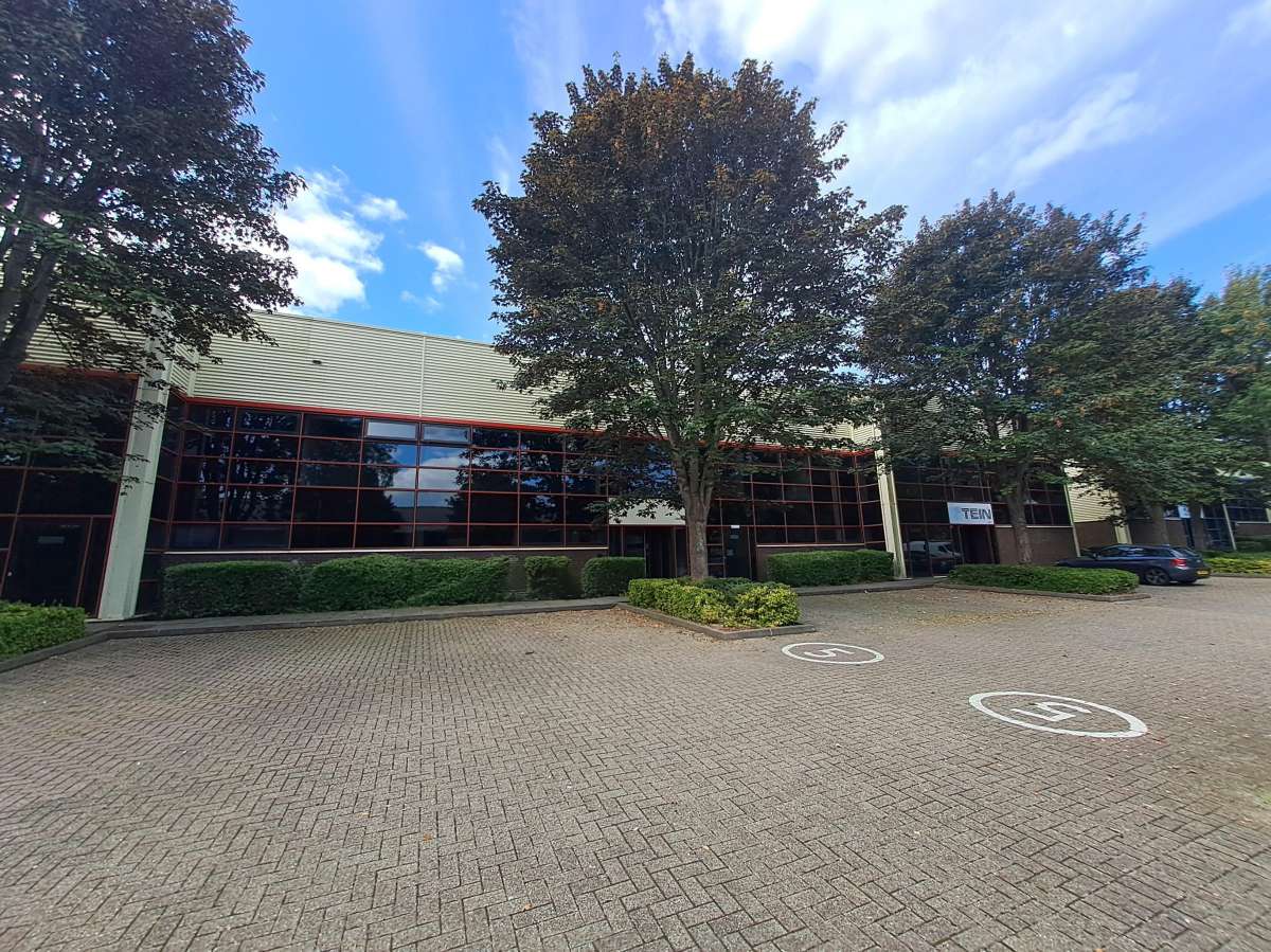 Industrial Unit in Milton Keynes - photo 2