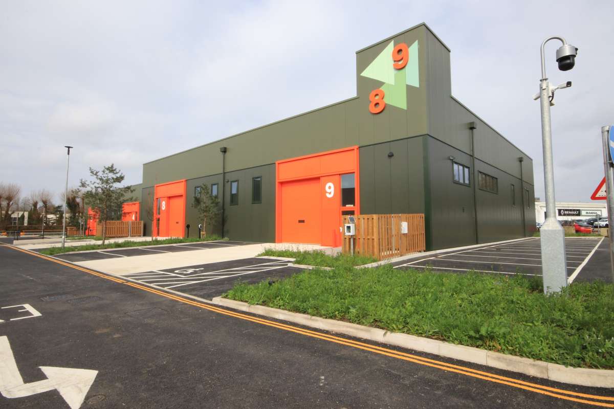 Industrial Unit in Watford - photo 3