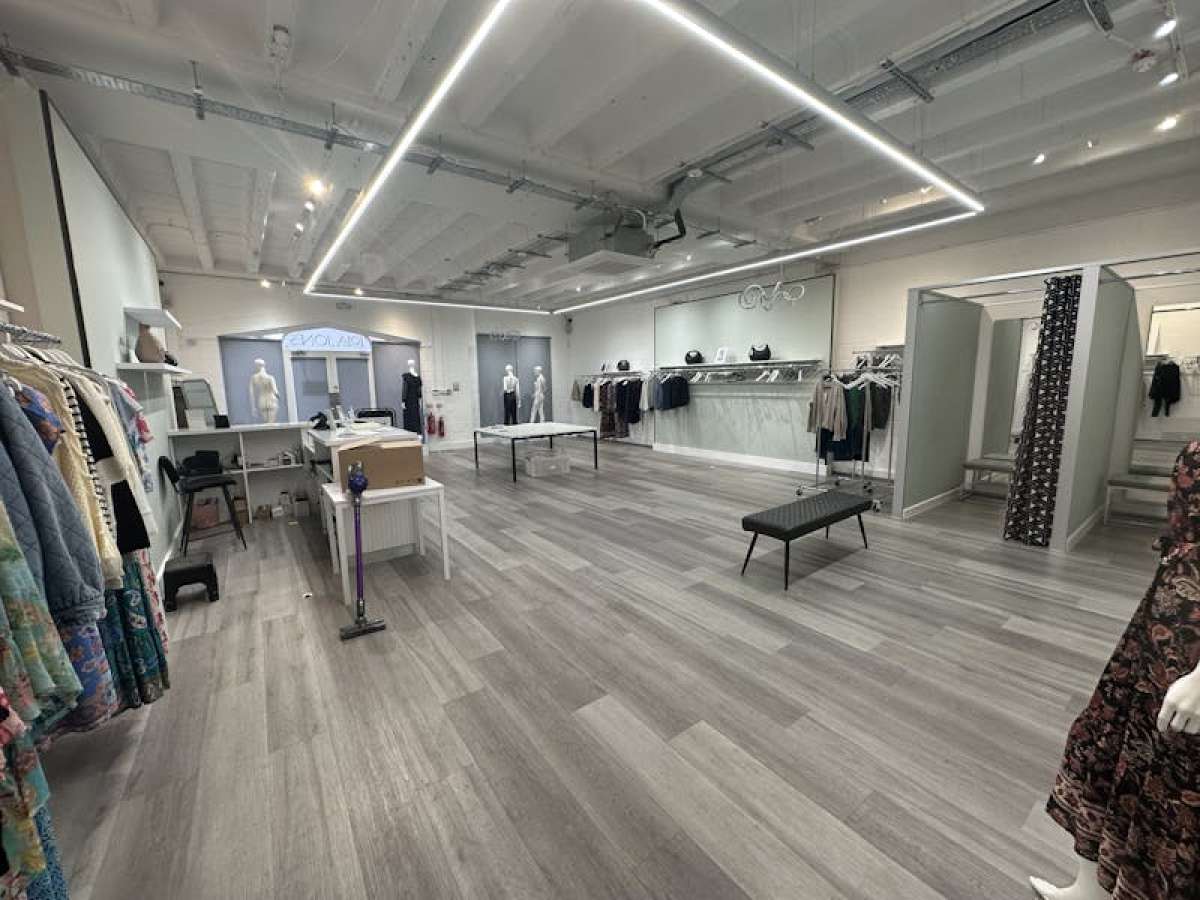 Retail/Shop in Farnham - photo 2