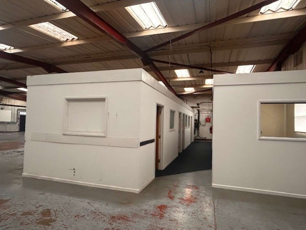Industrial Unit in Arlesey - photo 3