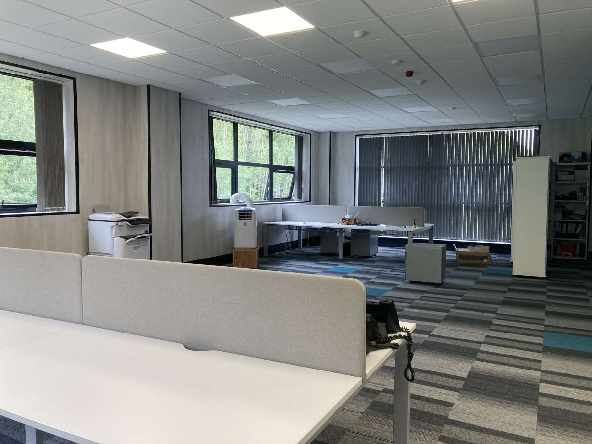 Industrial Unit in Chapeltown - photo 2