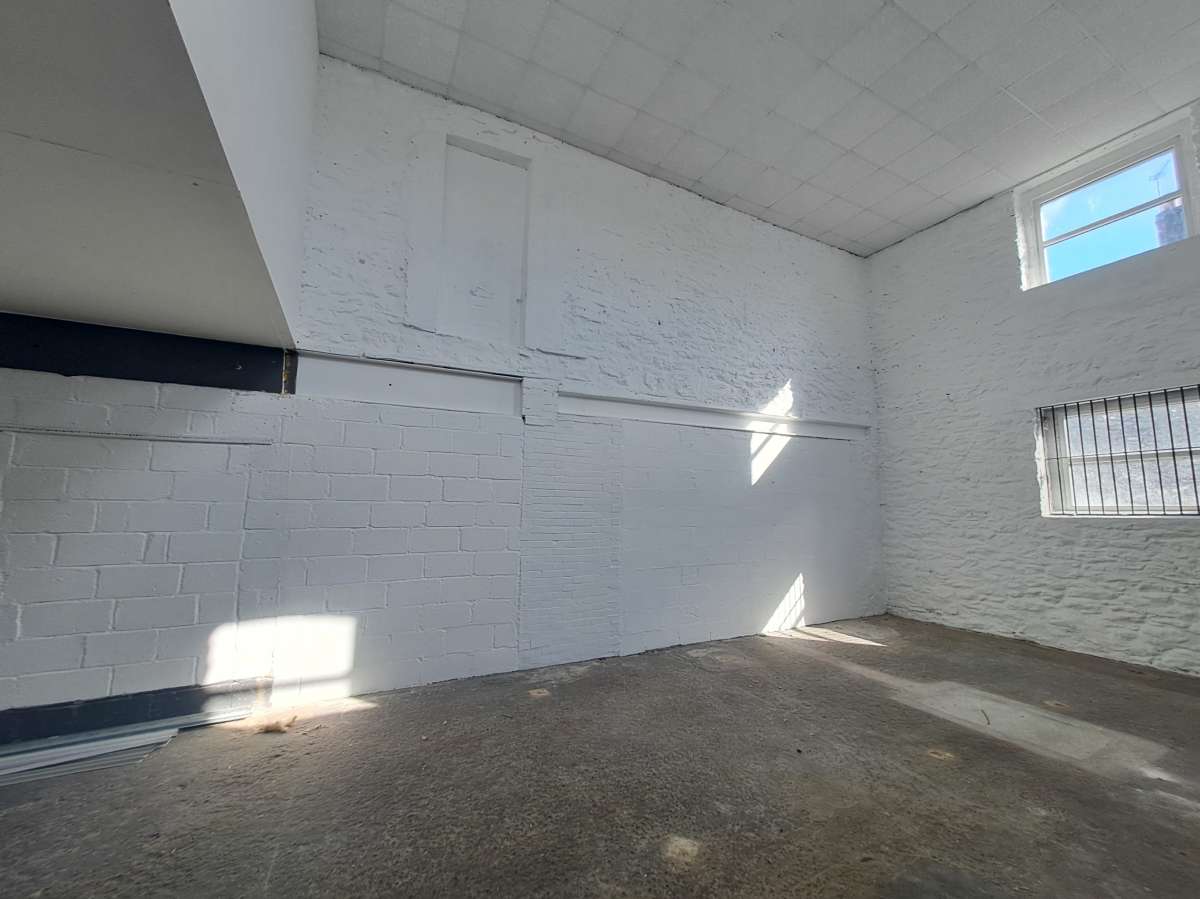 Industrial Unit in Plymouth - photo 3