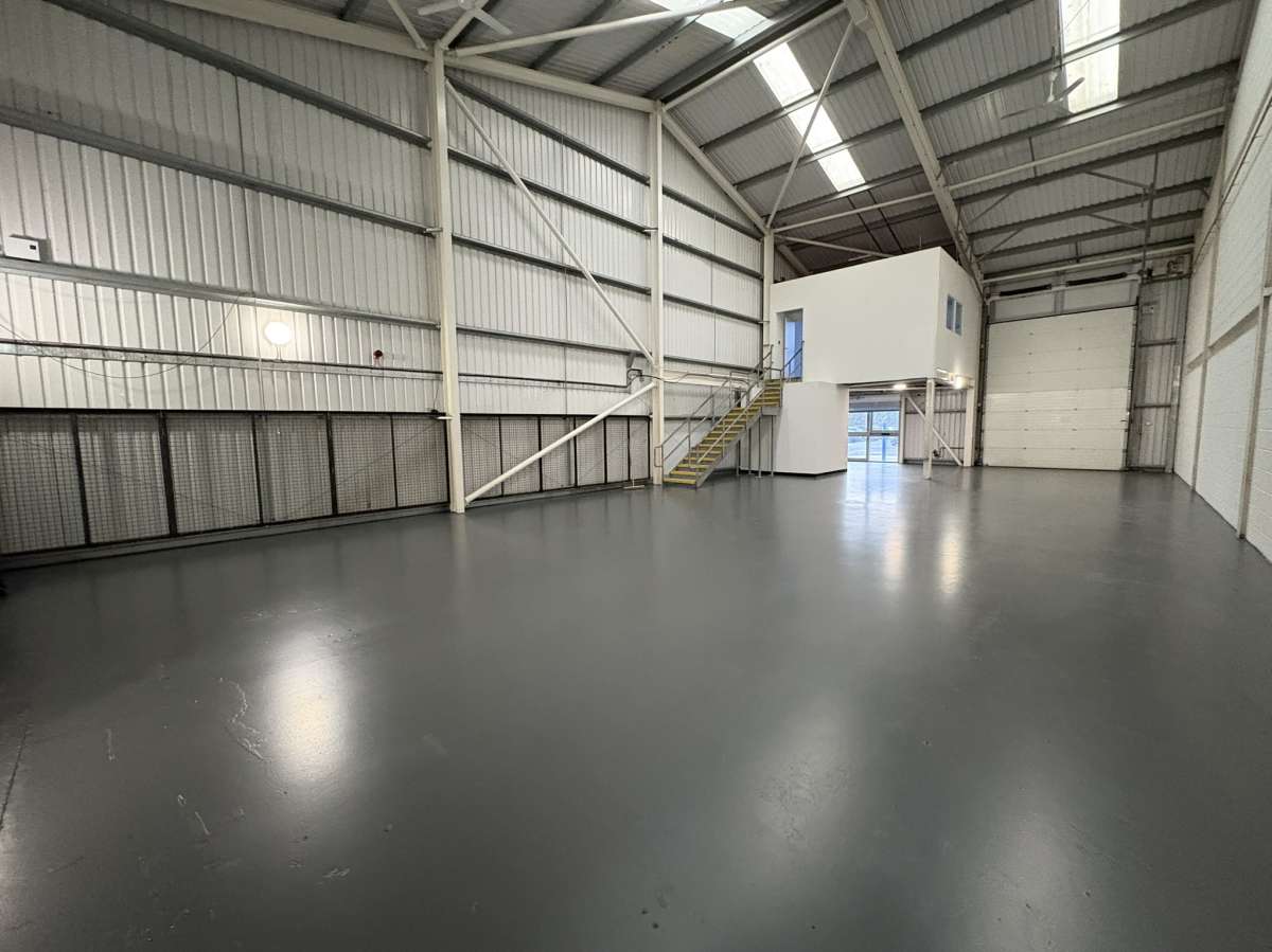 Industrial Unit in Southsea - photo 2