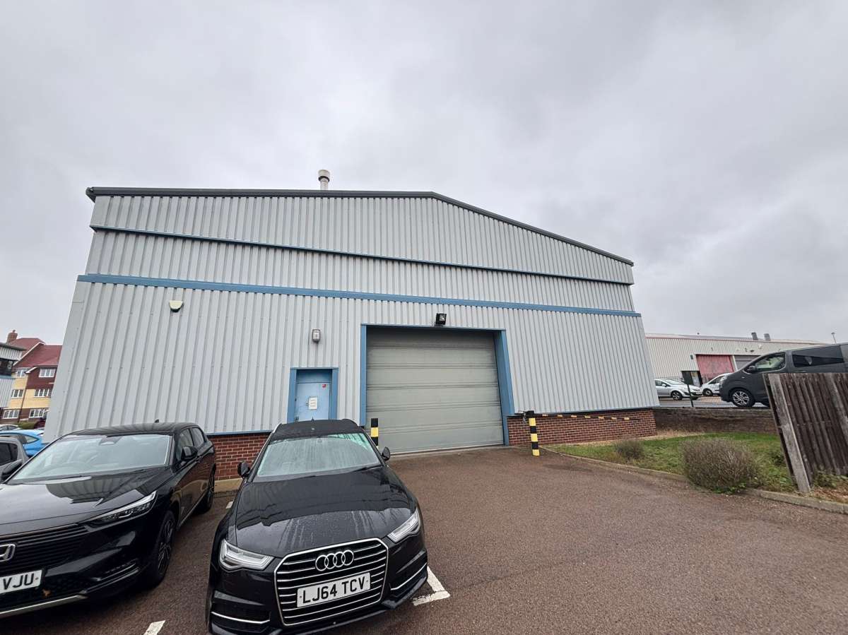 Industrial Unit in Letchworth Garden City - photo 2