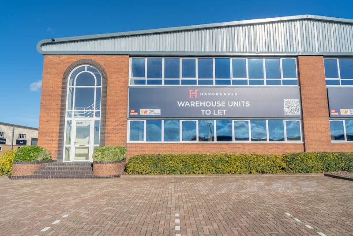 Industrial Unit in Shoreham-By-Sea - photo 2