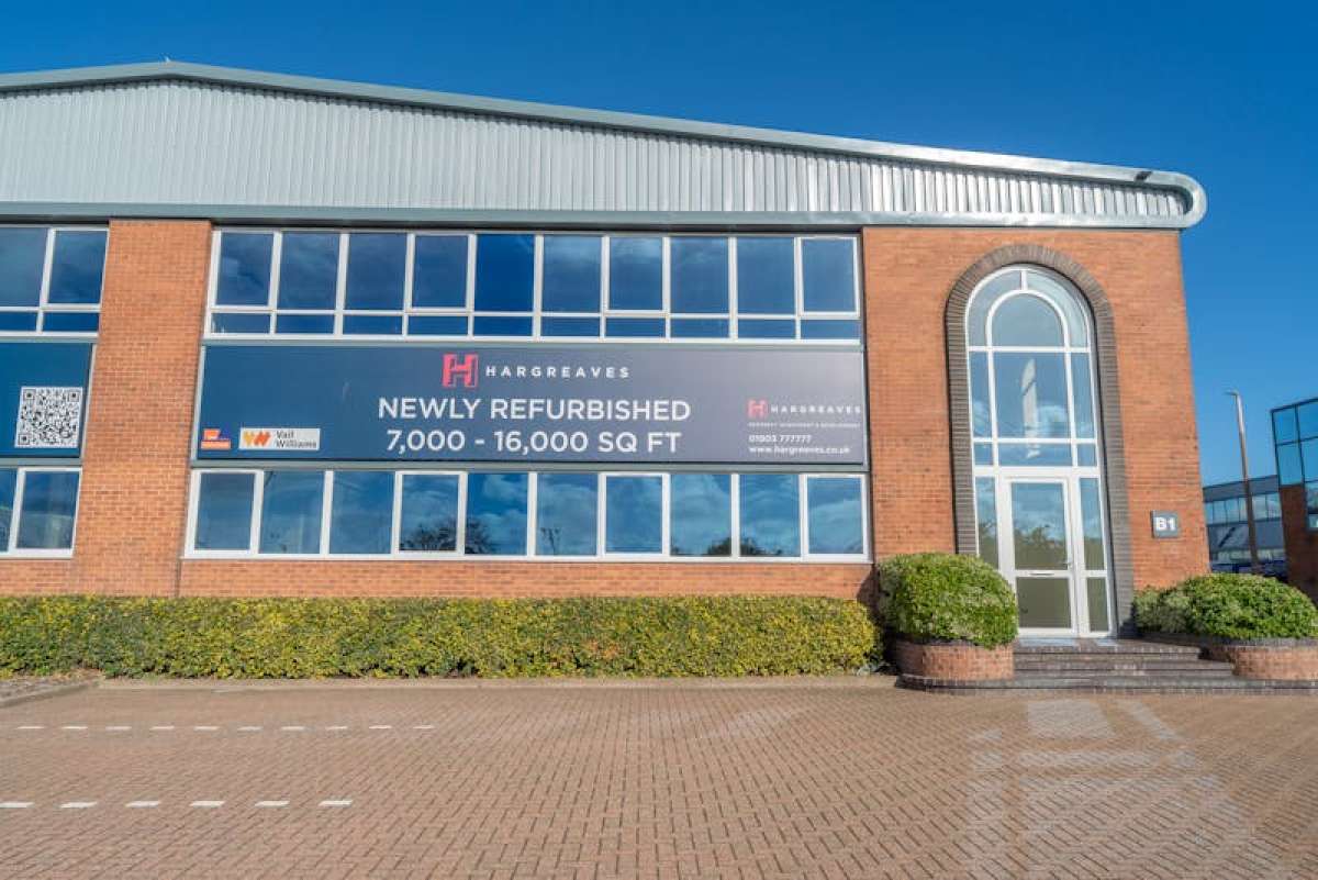 Industrial Unit in Shoreham-By-Sea - photo 2