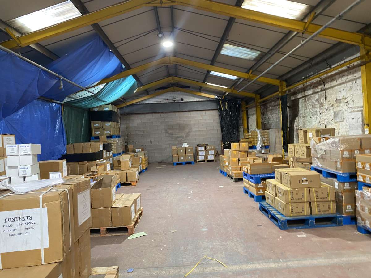 Industrial Unit in Wolverhampton - photo 3
