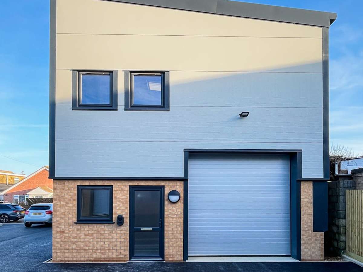 Industrial Unit in Poole - photo 3