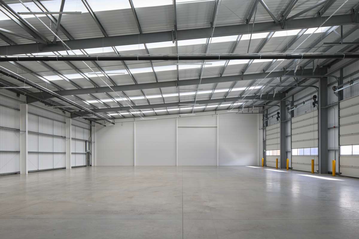 Industrial Unit in Croydon - photo 3