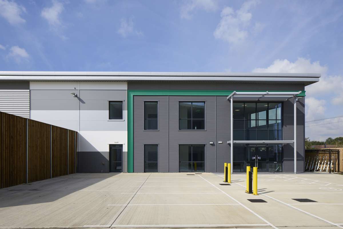 Industrial Unit in Croydon - photo 2