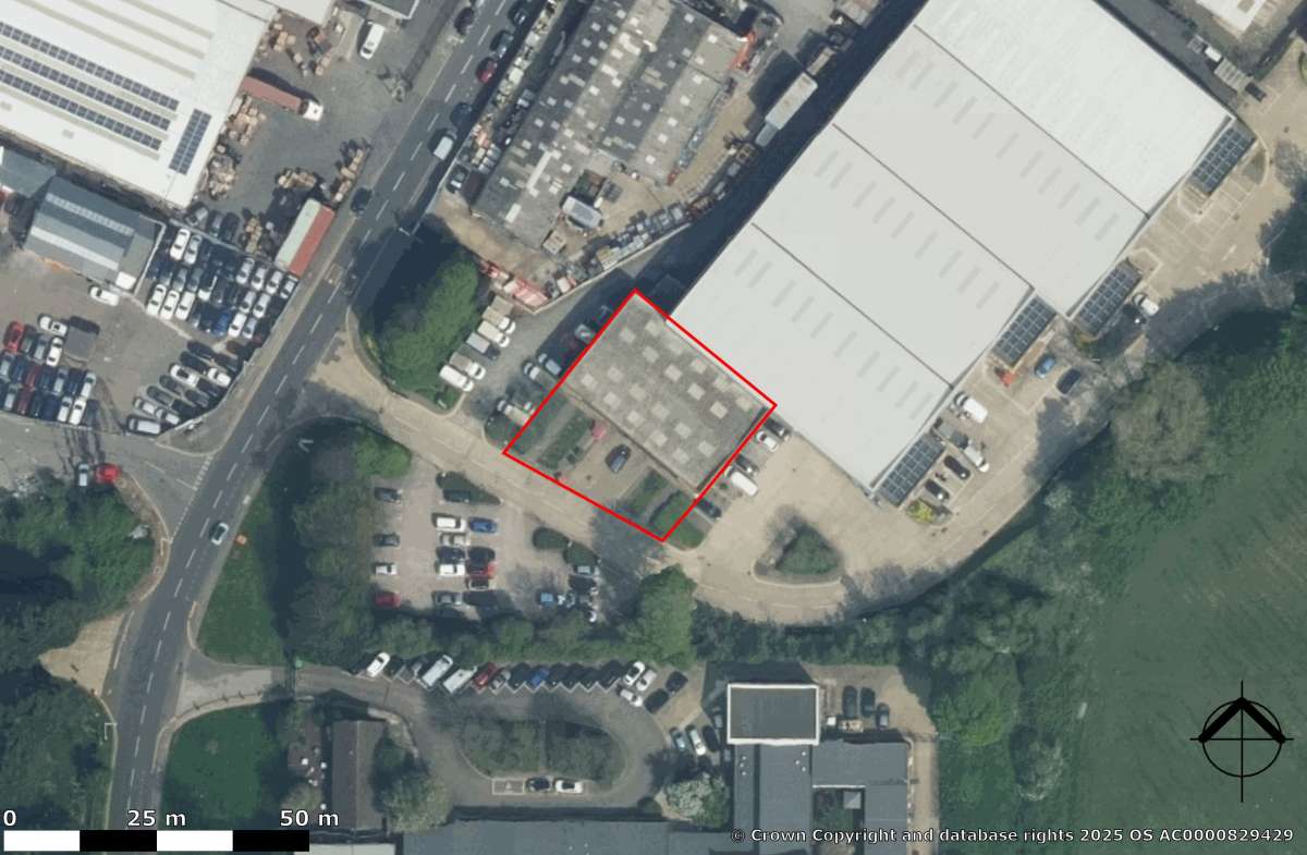 Industrial Unit in Woodford Green - photo 2