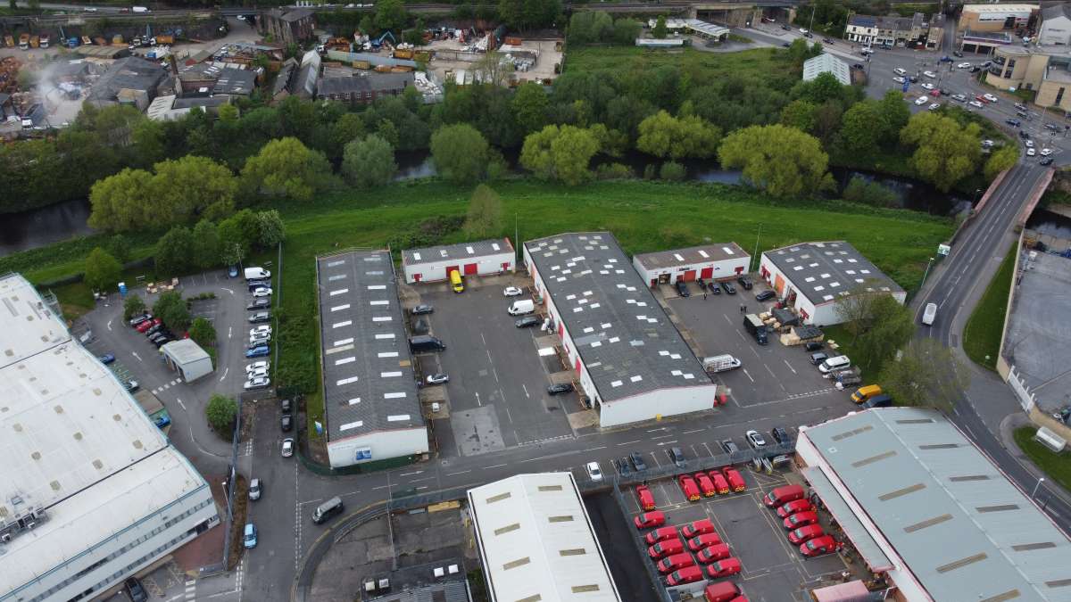 Industrial Unit in Dewsbury - photo 2