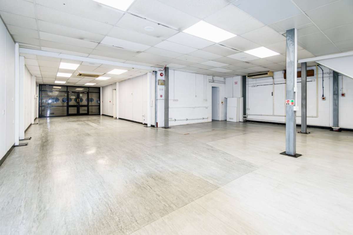 Industrial Unit in Poole - photo 2